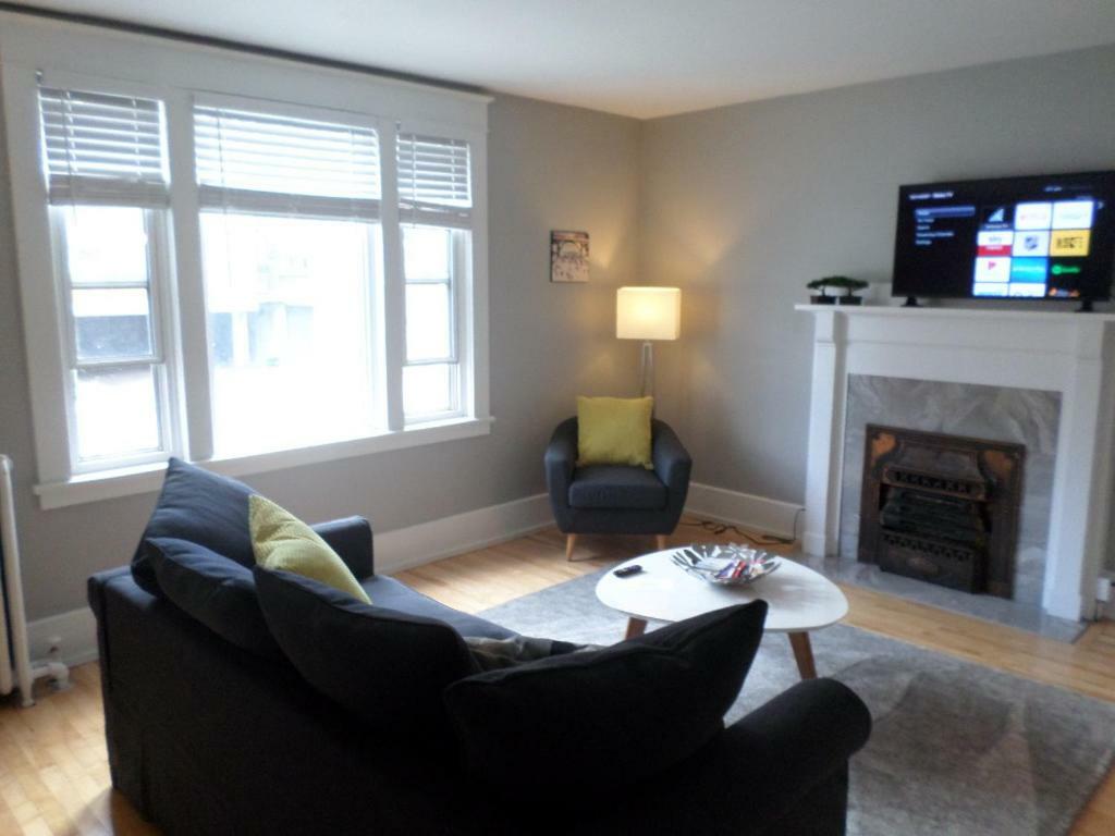 Appartamento Beautiful, Clean, Quiet 2 Br-In Downtown Ottawa. Parking, Wifi And Netflix Included Esterno foto