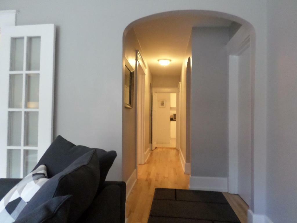 Appartamento Beautiful, Clean, Quiet 2 Br-In Downtown Ottawa. Parking, Wifi And Netflix Included Esterno foto