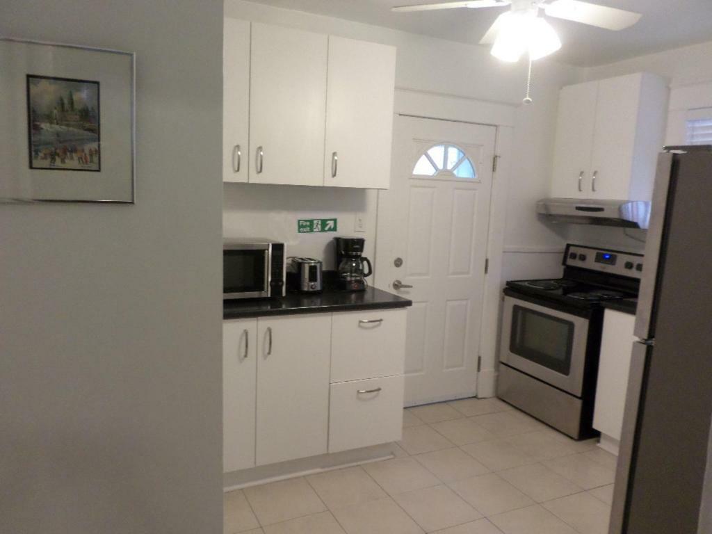 Appartamento Beautiful, Clean, Quiet 2 Br-In Downtown Ottawa. Parking, Wifi And Netflix Included Esterno foto